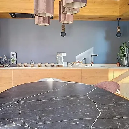 Villa Luxurious Located At La Pironniere *